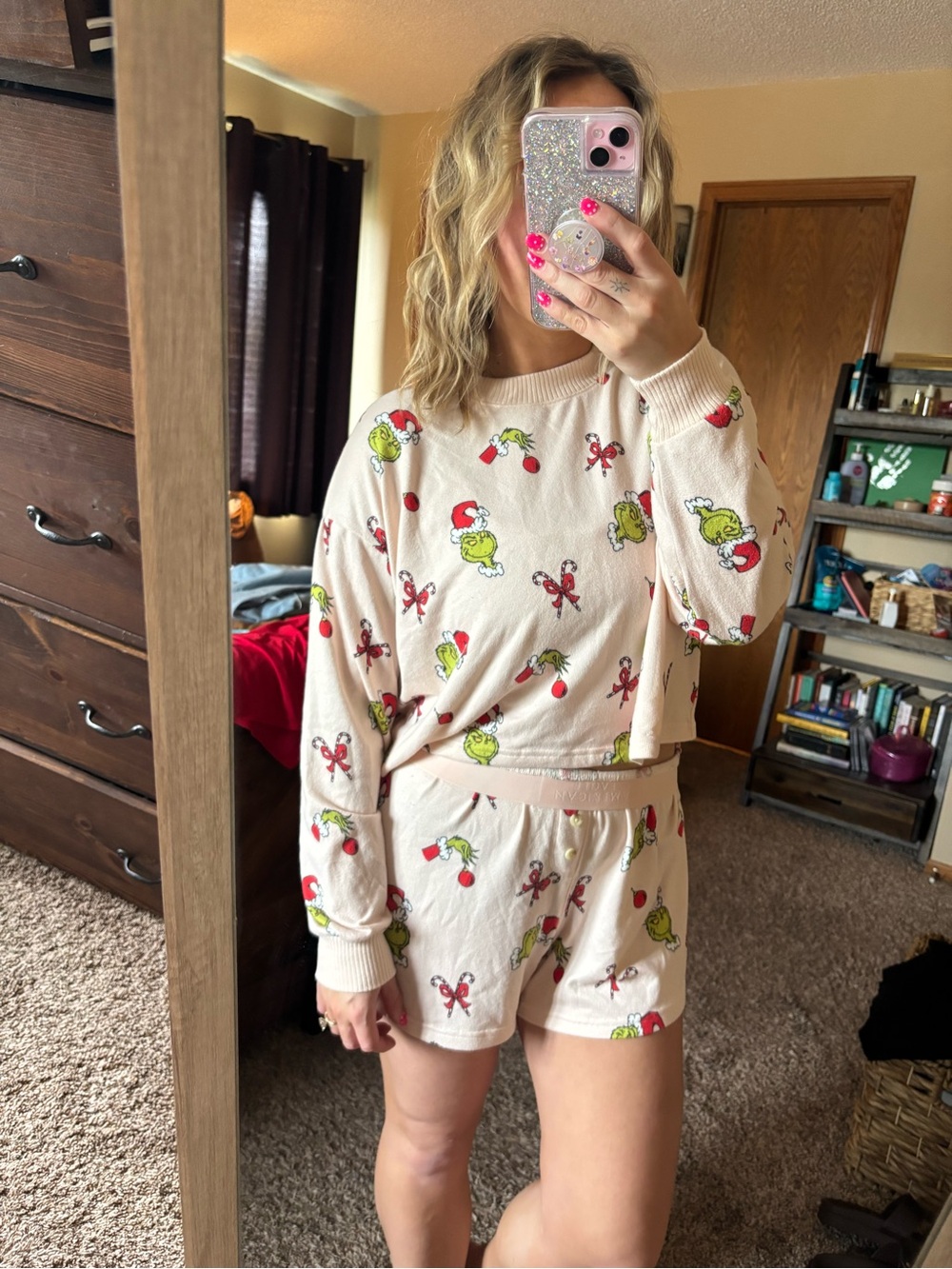 American eagle pink Holiday Grinch Print Lounge Set